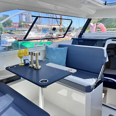 Siesta Luxury Boat - Na Lodzi W Marinie Solnej Båthotell Kołobrzeg